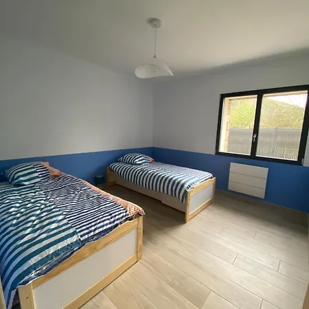 Holiday home Gite Les Magnils-Reigniers Les Magnils-Reigniers